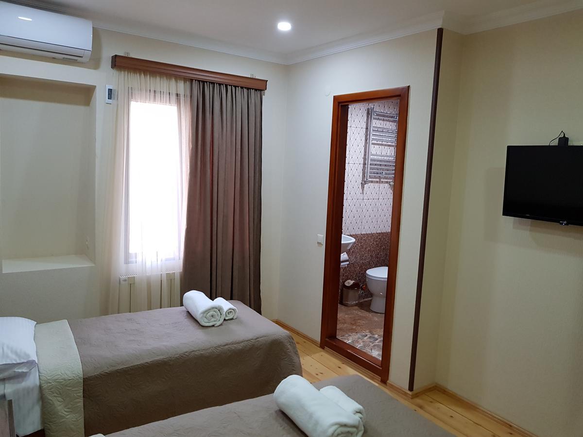 Hotel Villa 쿠타이시 외부 사진