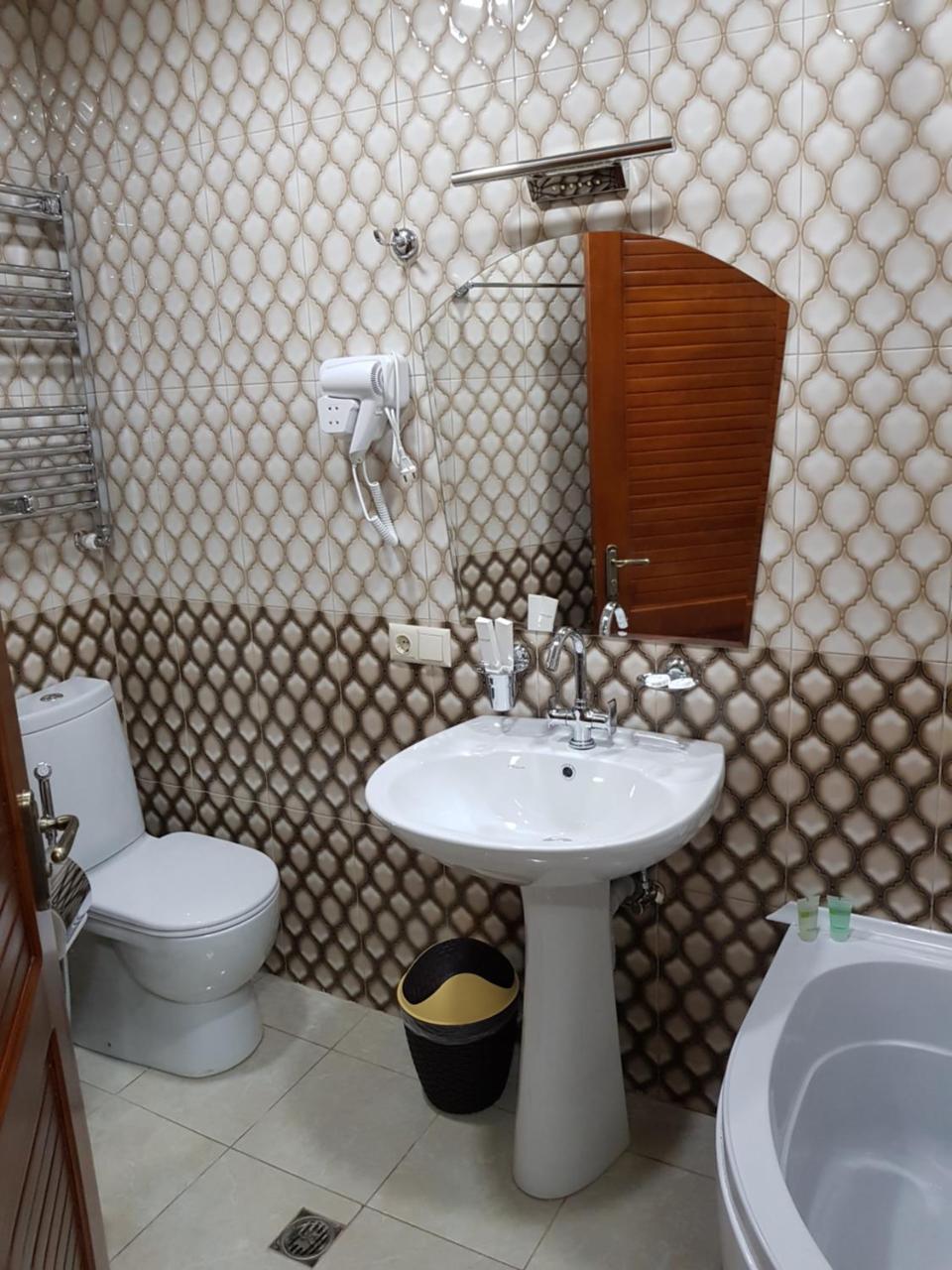 Hotel Villa 쿠타이시 외부 사진